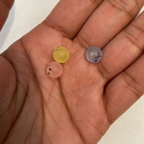 Y2K Handmade Trendy Glass Bead Bracelet with Smiley Face - Picture 6 of 7